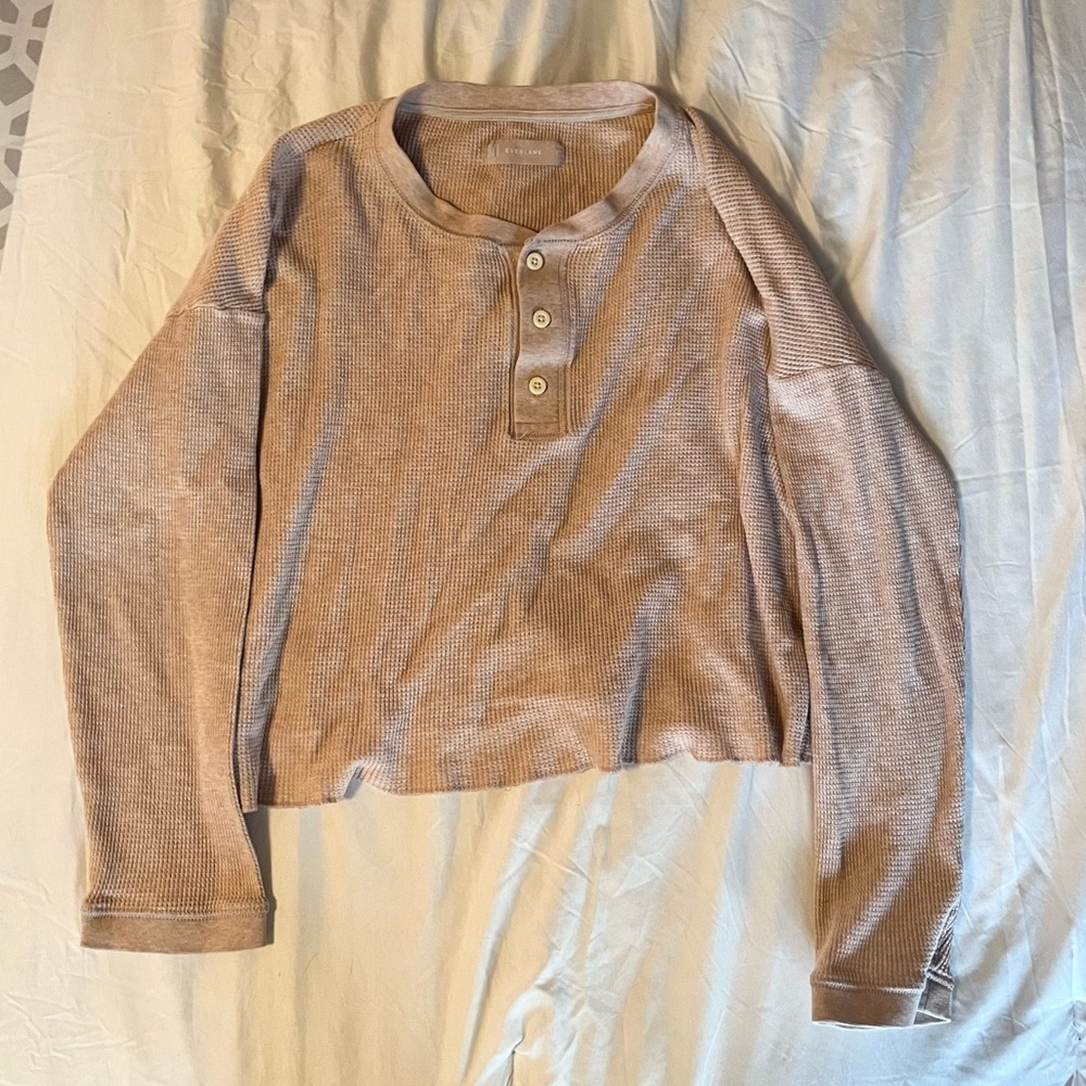 Everlane cream-colored cropped long sleeve